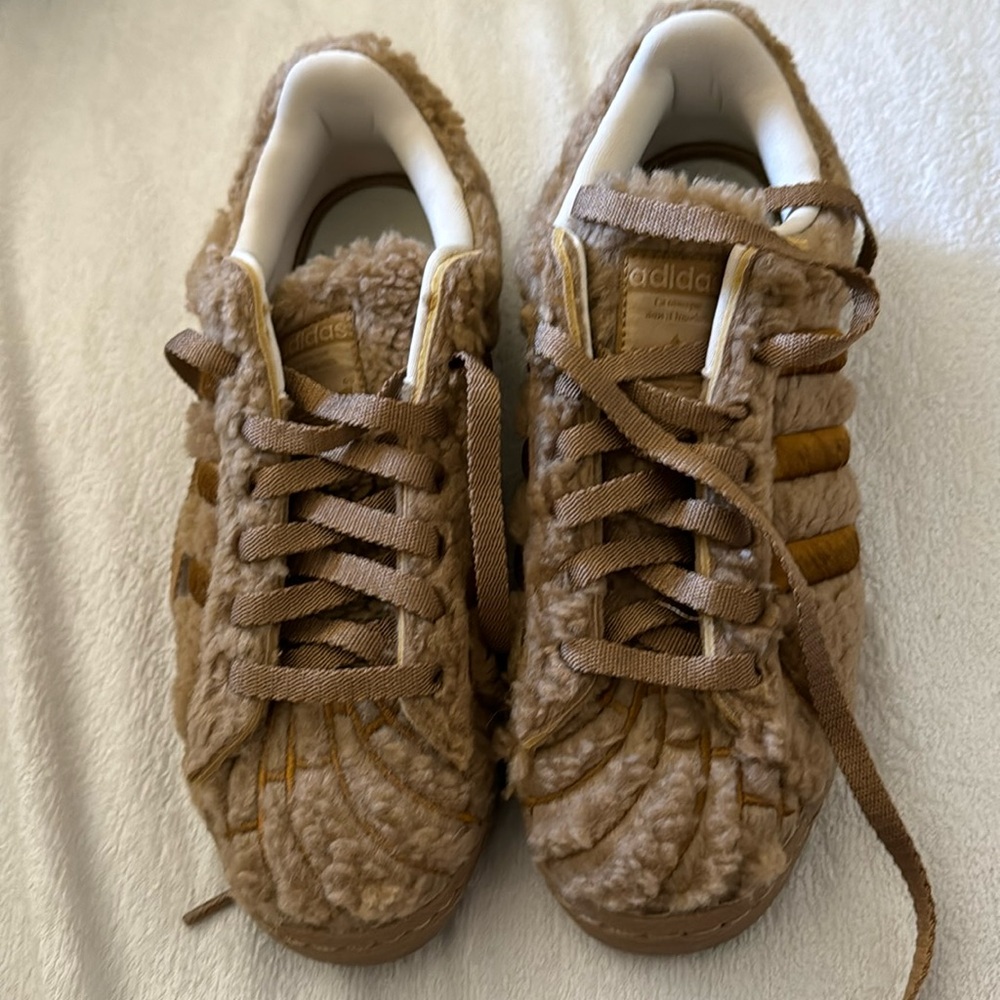 Special edition "Concha's" adidas
